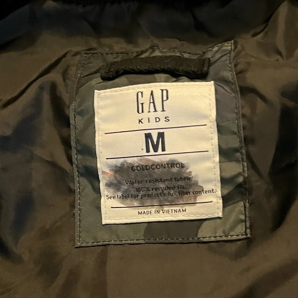 GAP Kids Camouflage Puffer Vest Size‎ M ColdControl Insulated